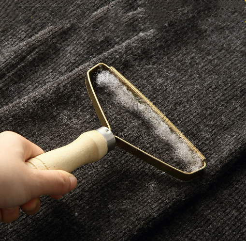Grattoir Anti Bouloche pour Canapé Tapis et Vêtements