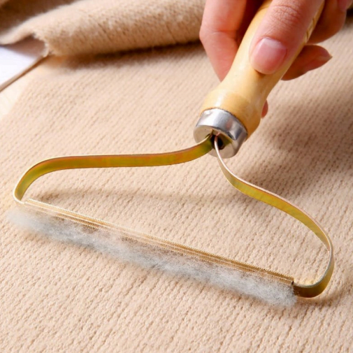 Grattoir Anti Bouloche pour Canapé Tapis et Vêtements