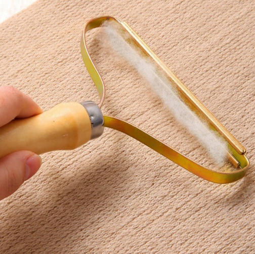 Grattoir Anti Bouloche pour Canapé Tapis et Vêtements